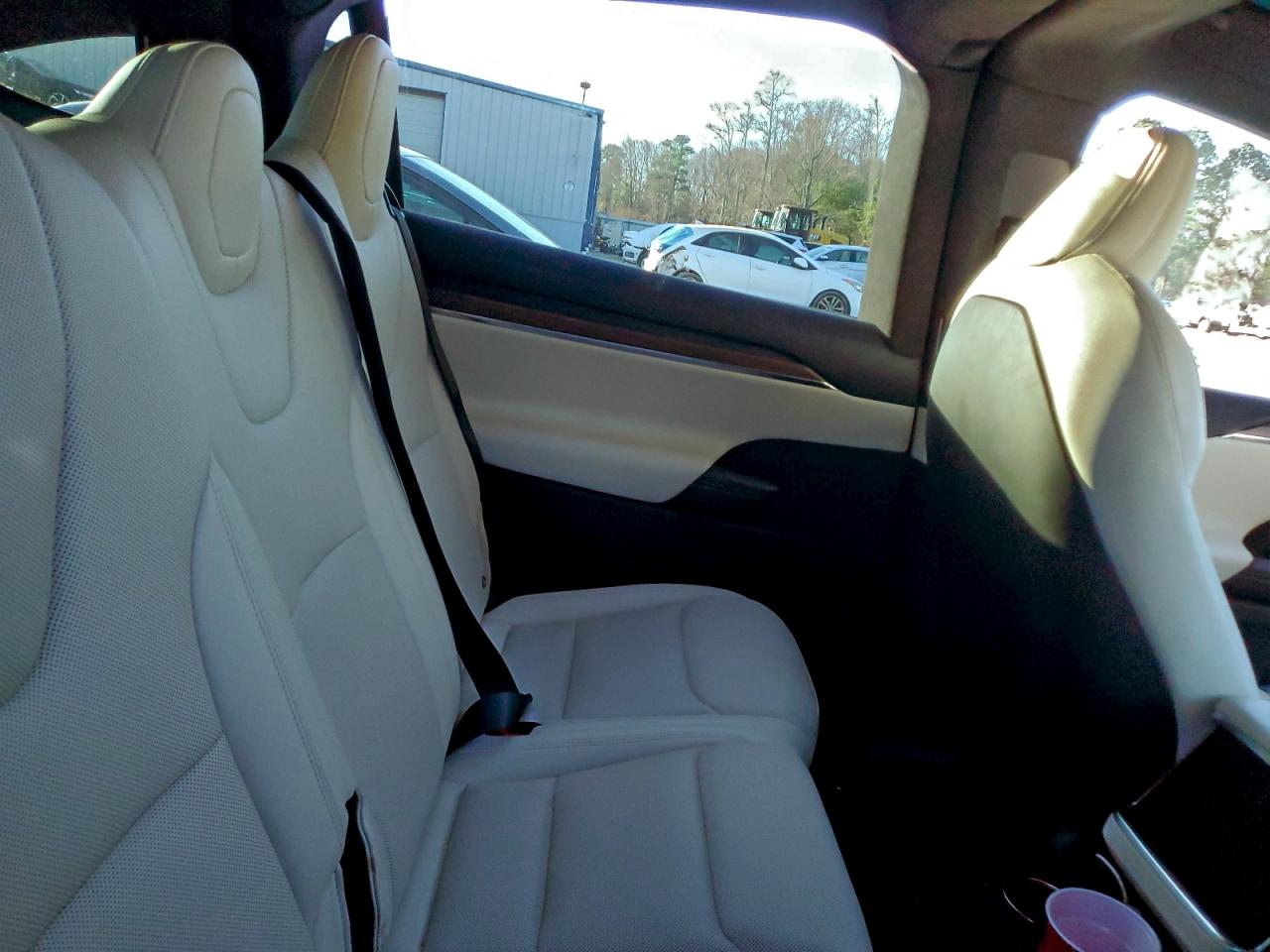 2024 TESLA MODEL X photo 11