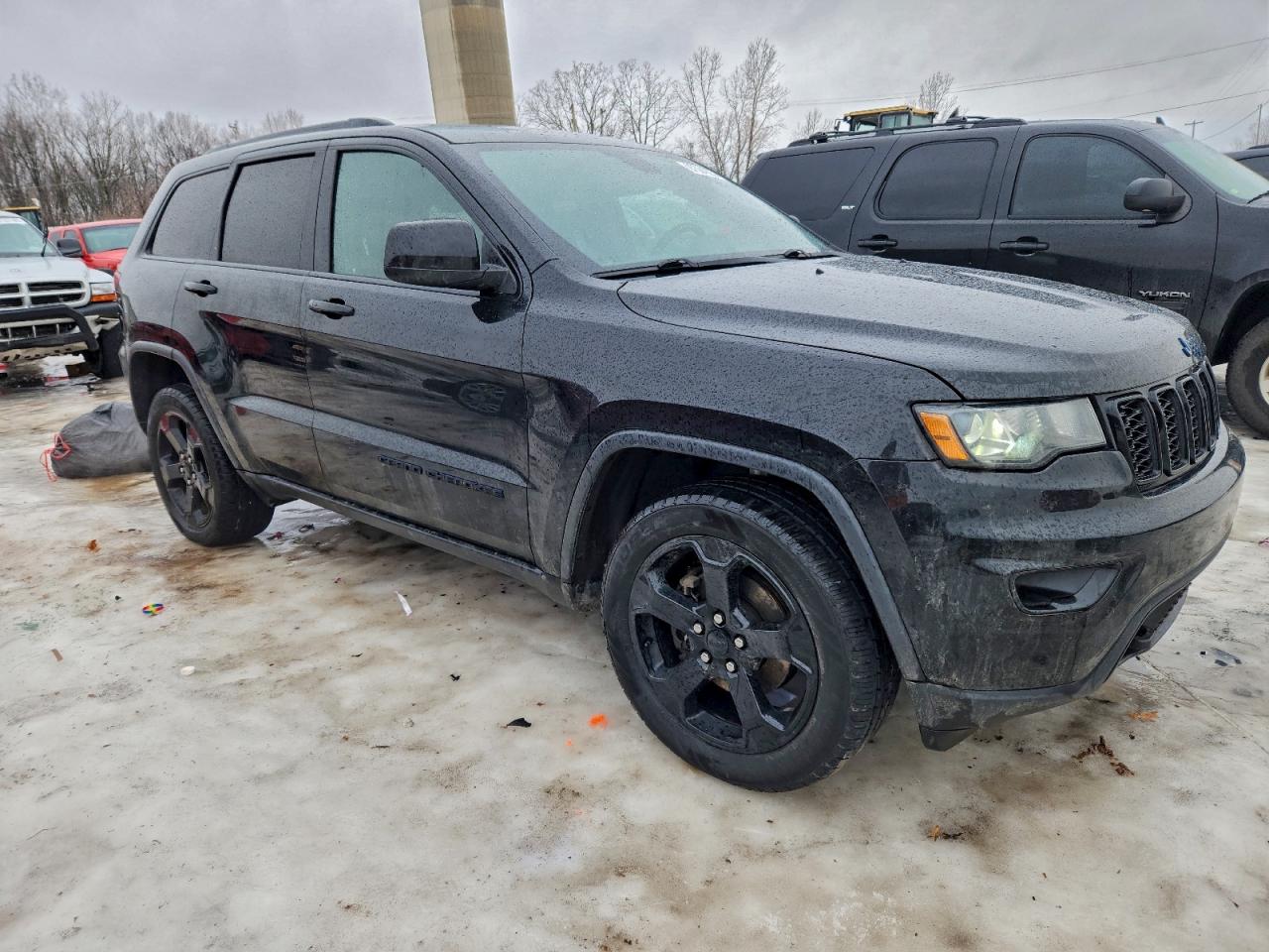 2019 JEEP GRAND CHEROKEE LAREDO photo 4