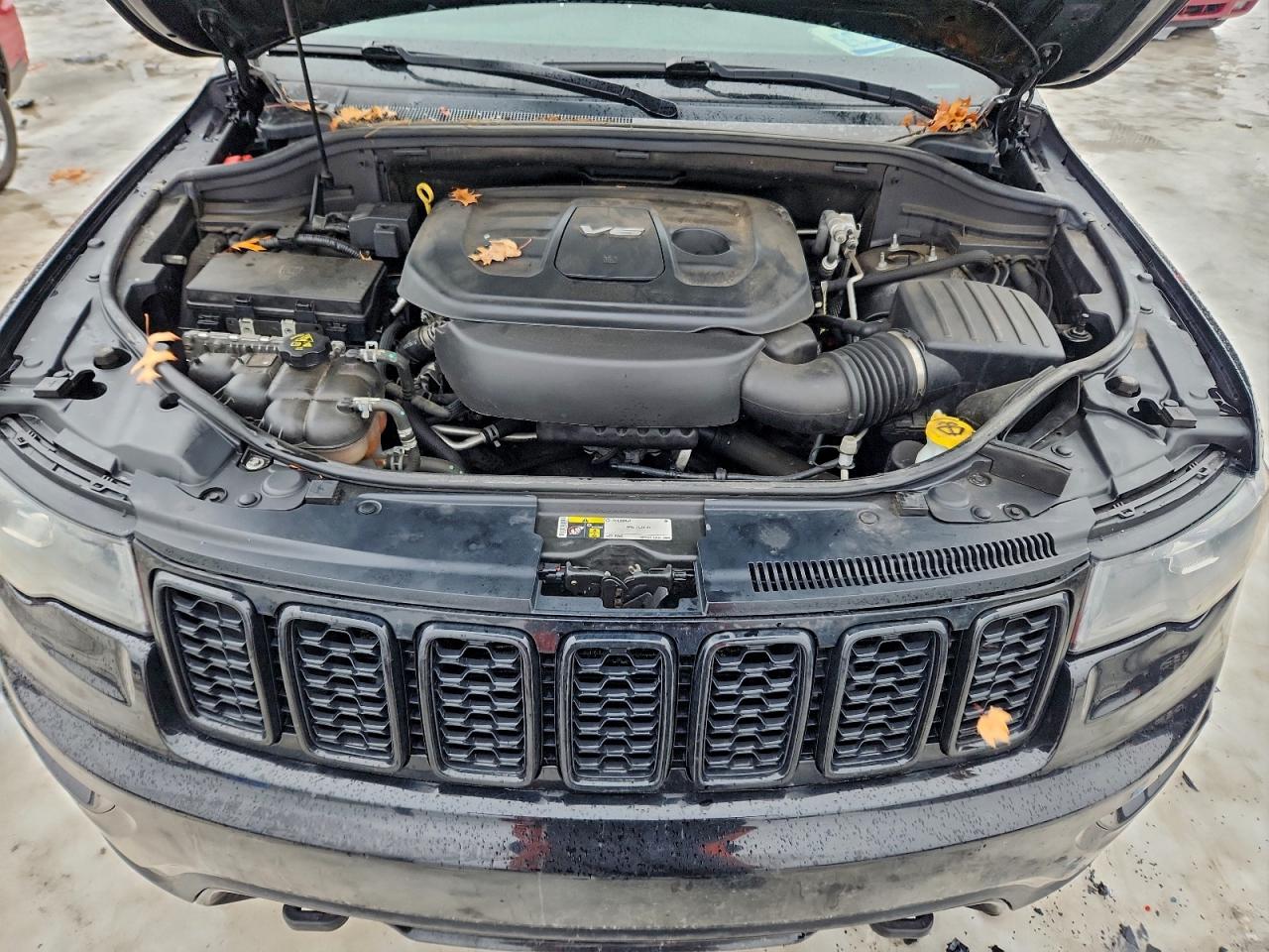 2019 JEEP GRAND CHEROKEE LAREDO photo 12
