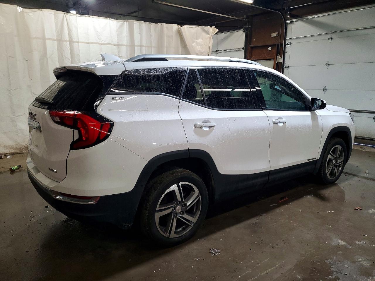 2020 GMC TERRAIN SLT photo 3