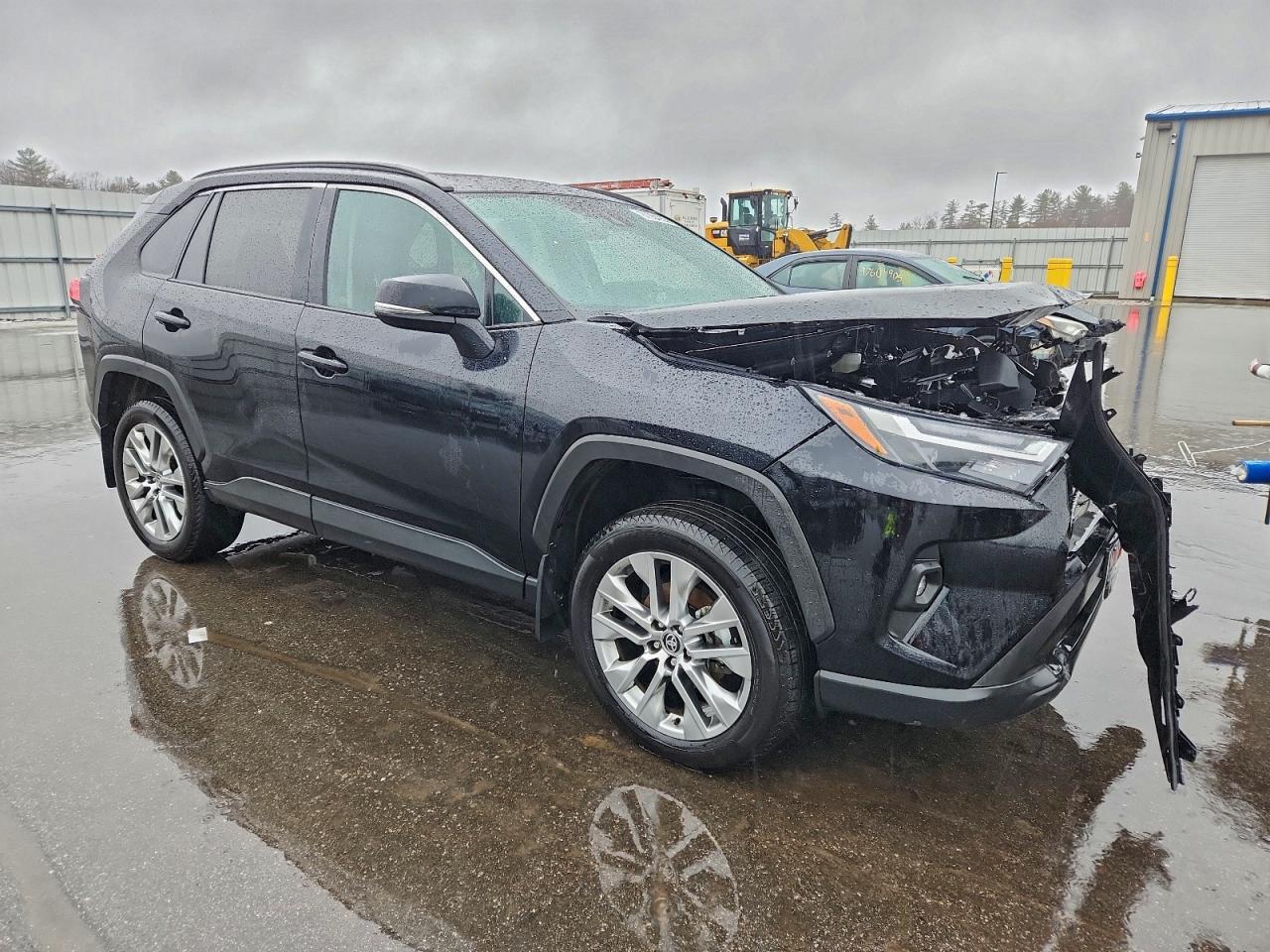 2024 TOYOTA RAV4 XLE PREMIUM photo 13