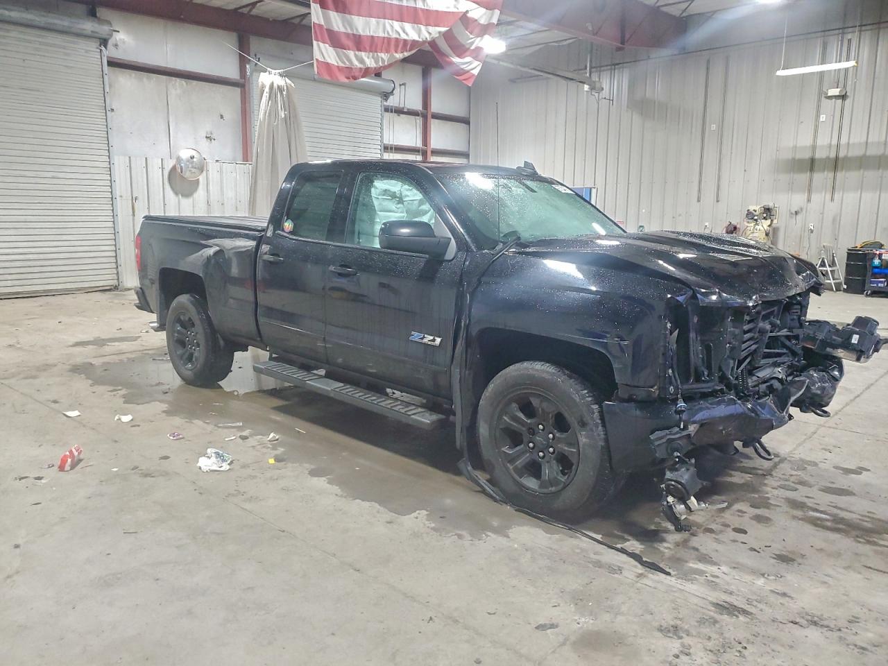 2017 CHEVROLET SILVERADO K1500 LT photo 4