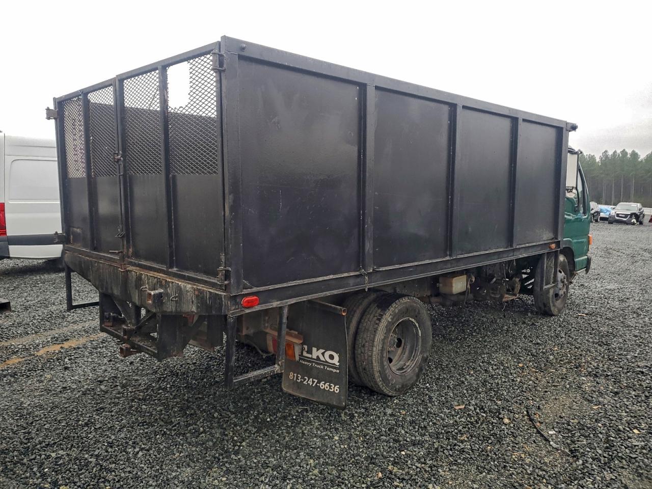 2004 ISUZU NPR photo 3