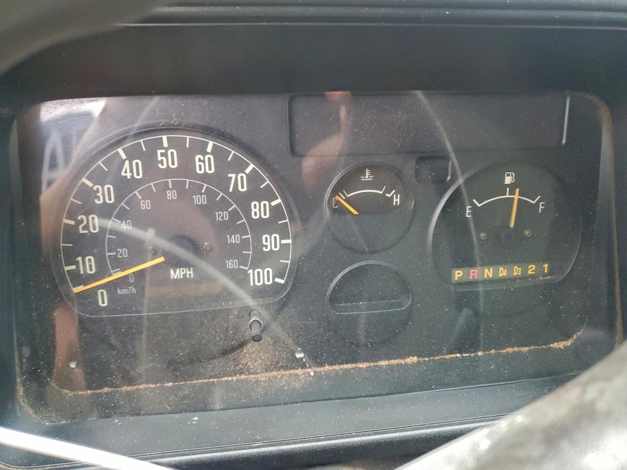 2004 ISUZU NPR photo 9