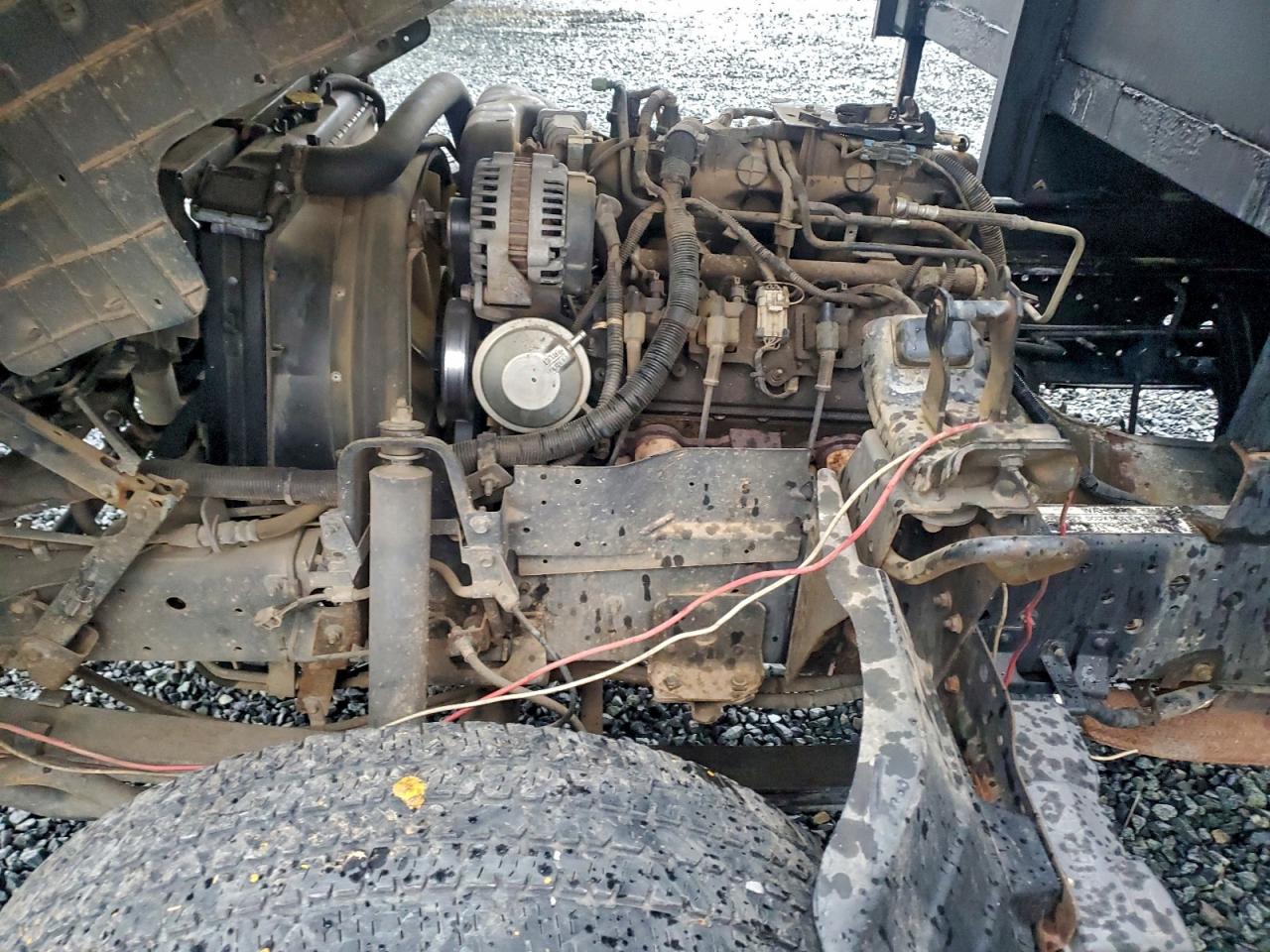 2004 ISUZU NPR photo 12