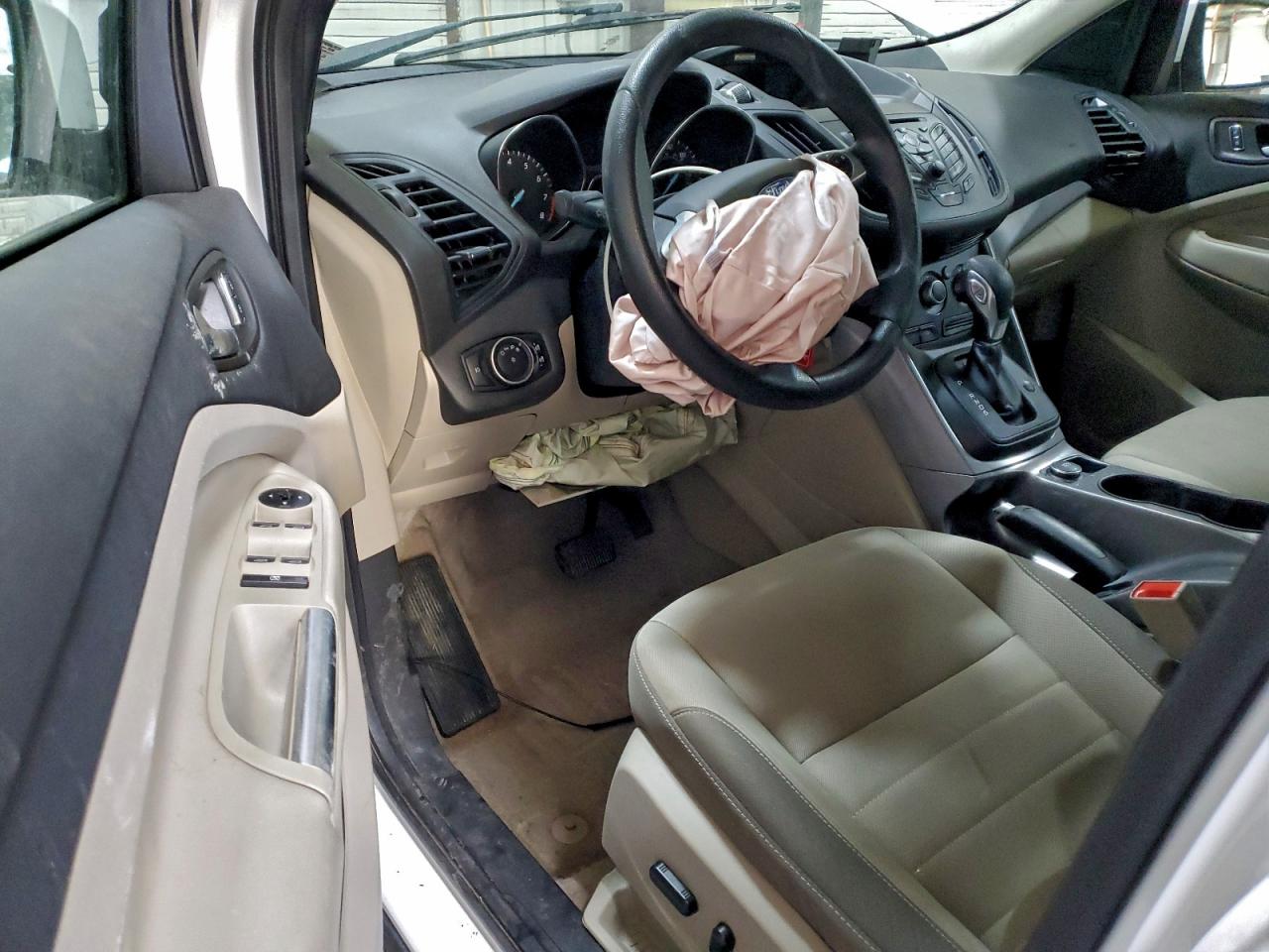 2016 FORD ESCAPE SE photo 8