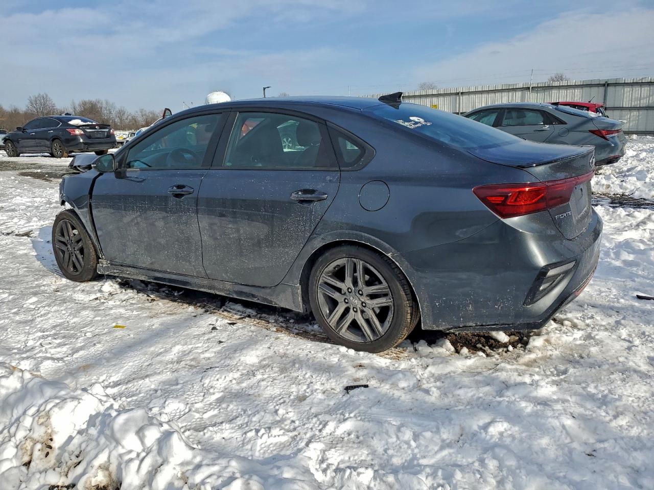 2020 KIA FORTE GT LINE photo 2