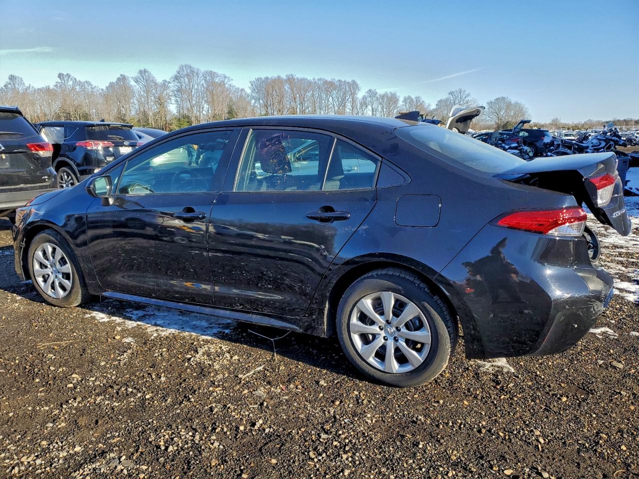2024 TOYOTA COROLLA LE photo 3