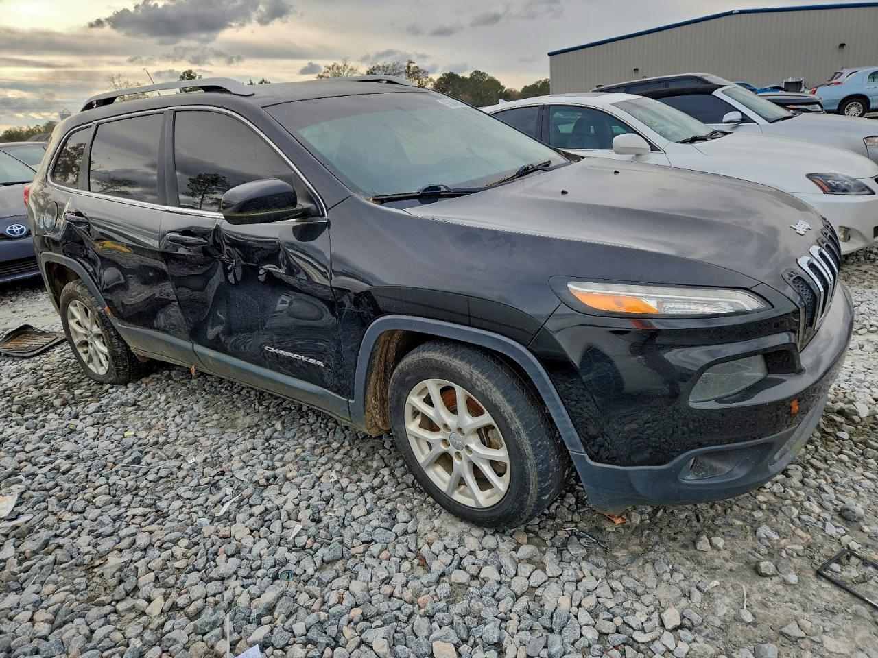 2015 JEEP CHEROKEE LATITUDE photo 4