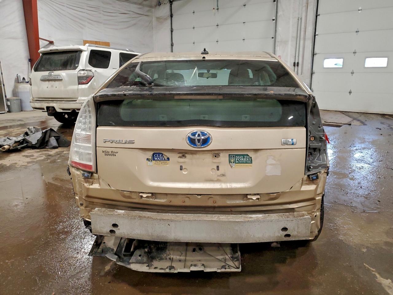 2010 TOYOTA PRIUS photo 6