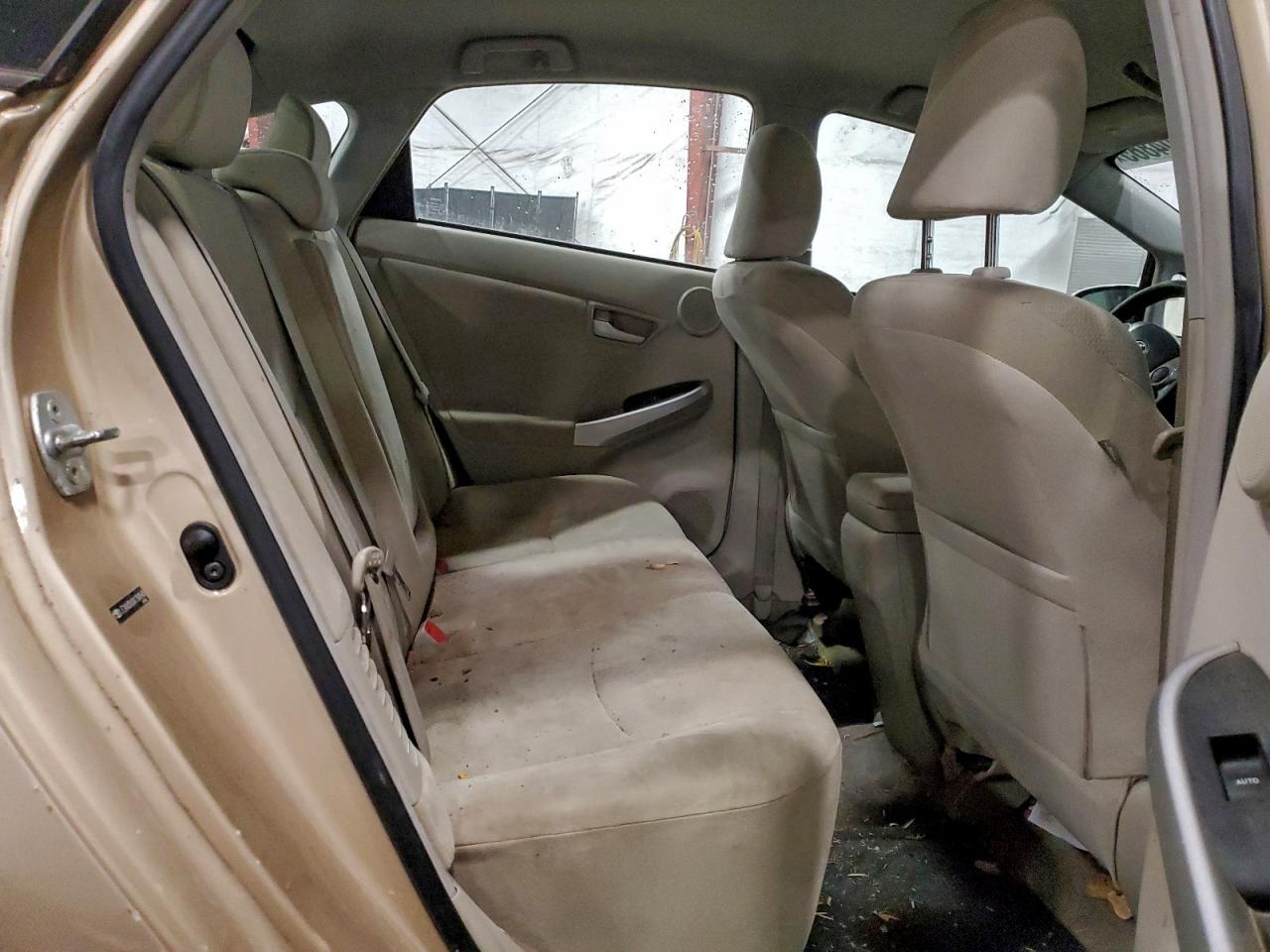 2010 TOYOTA PRIUS photo 10