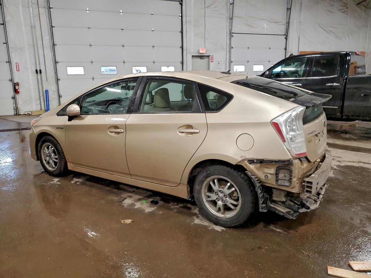2010 TOYOTA PRIUS photo 2