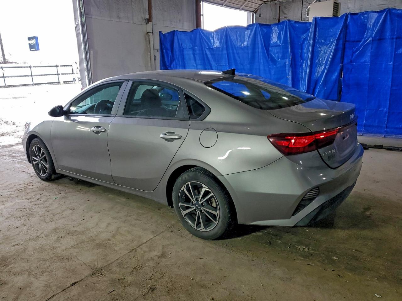 2023 KIA FORTE LX photo 2