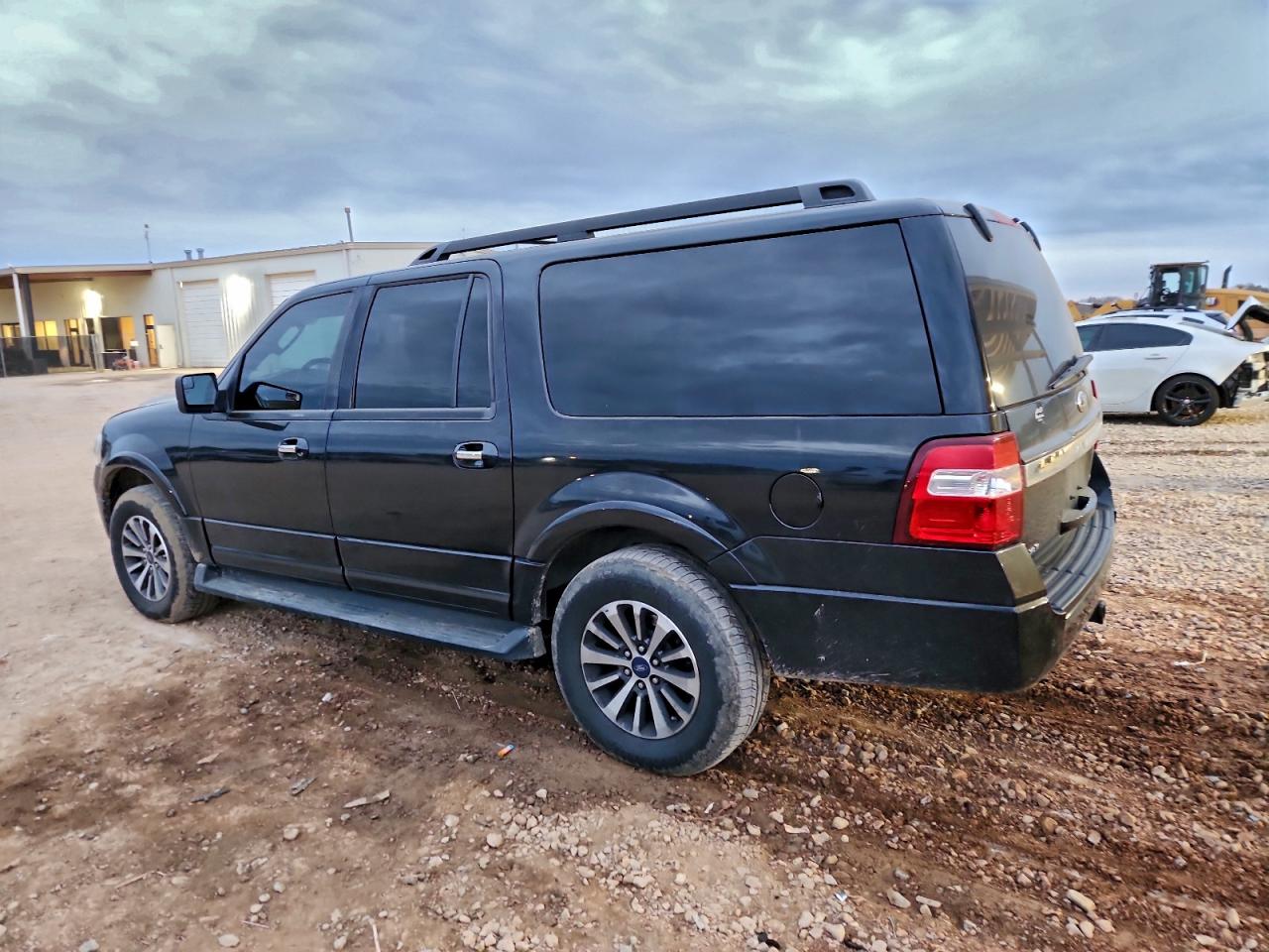 2015 FORD EXPEDITION EL XLT photo 2