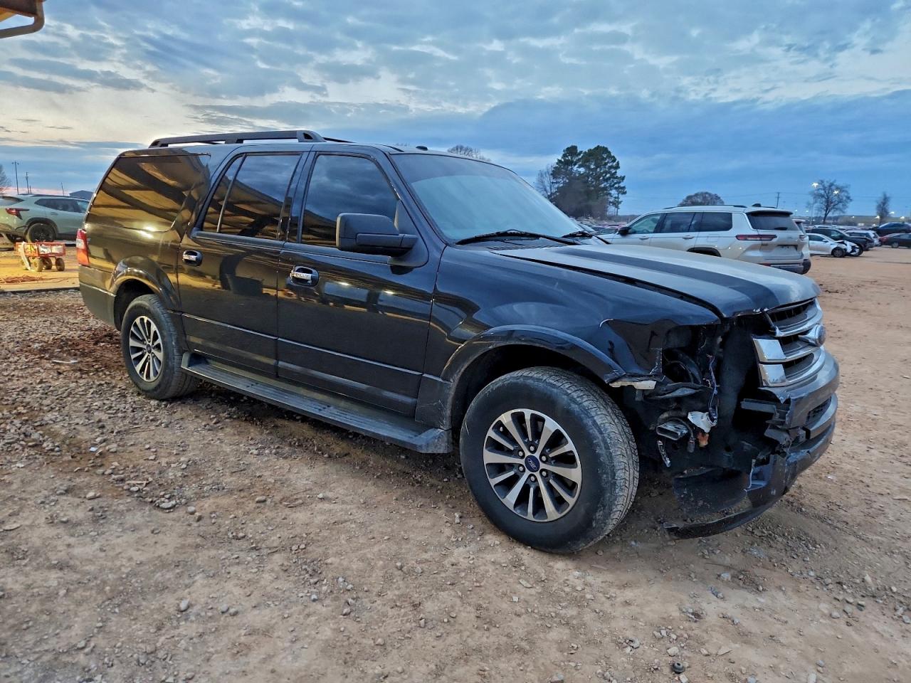 2015 FORD EXPEDITION EL XLT photo 4