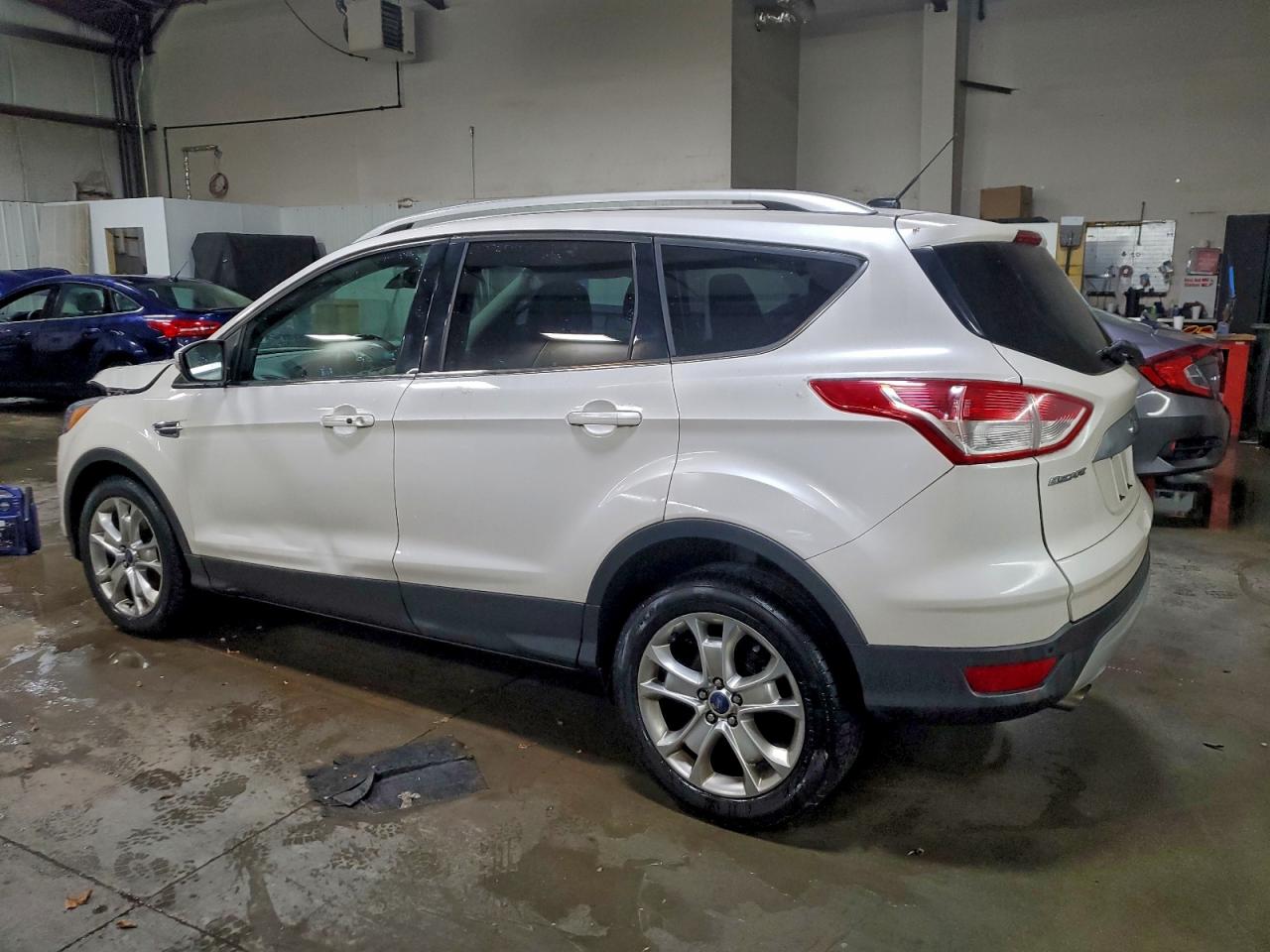 2014 FORD ESCAPE TITANIUM photo 2