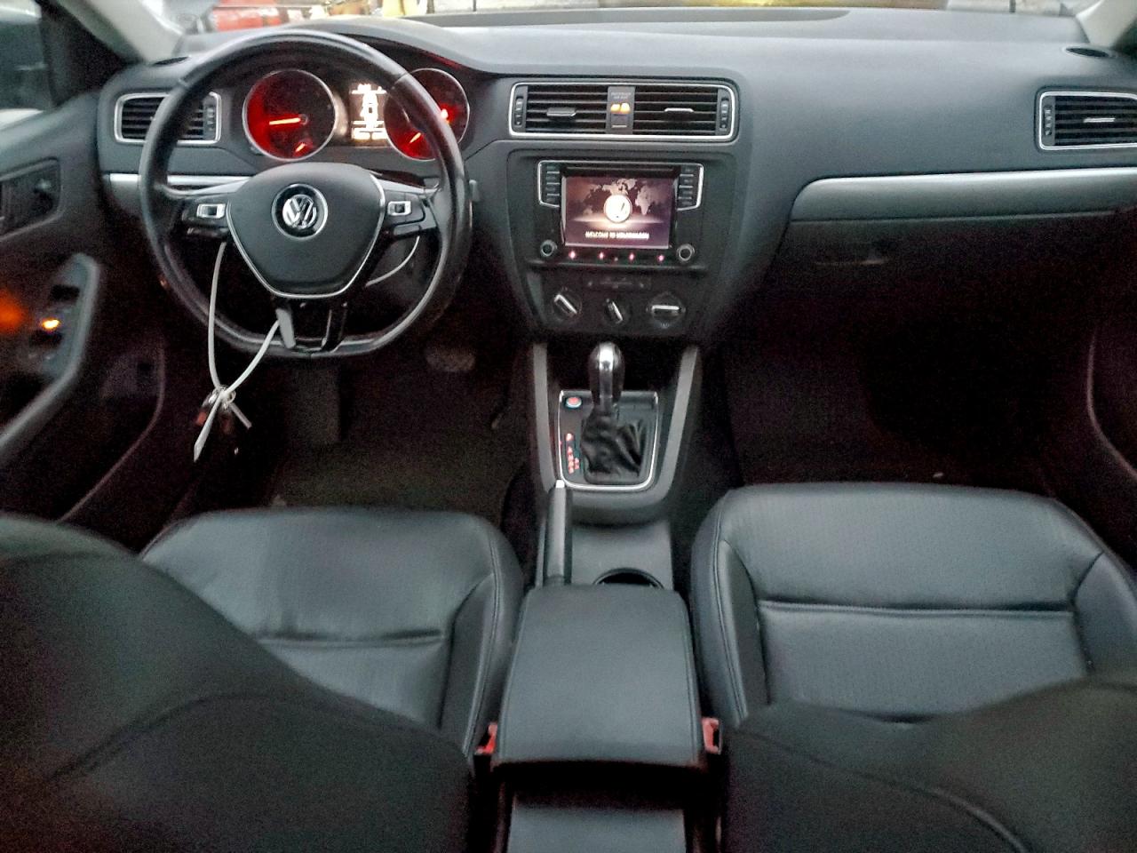 2017 VOLKSWAGEN JETTA SE photo 8