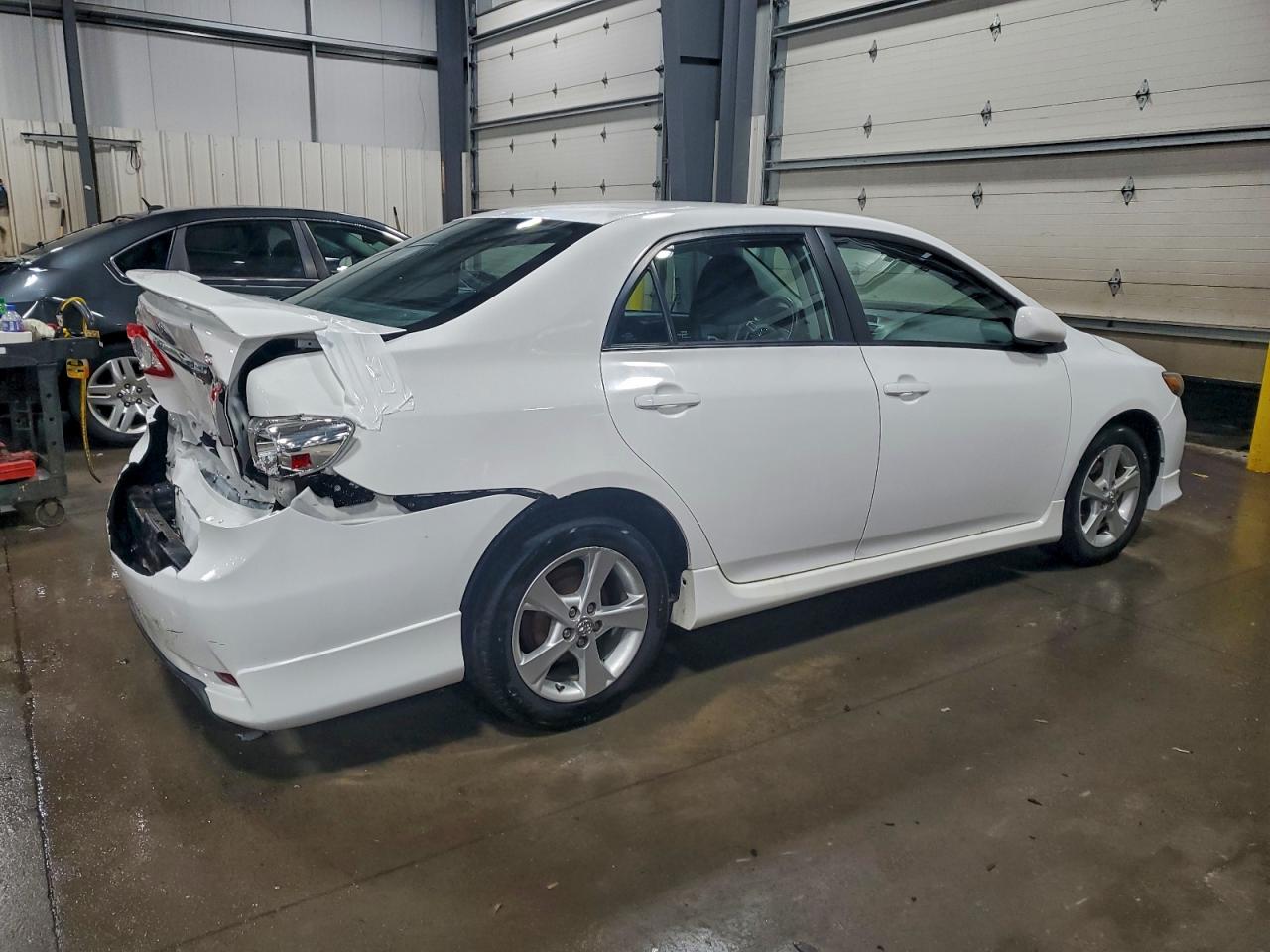 2013 TOYOTA COROLLA BASE photo 3
