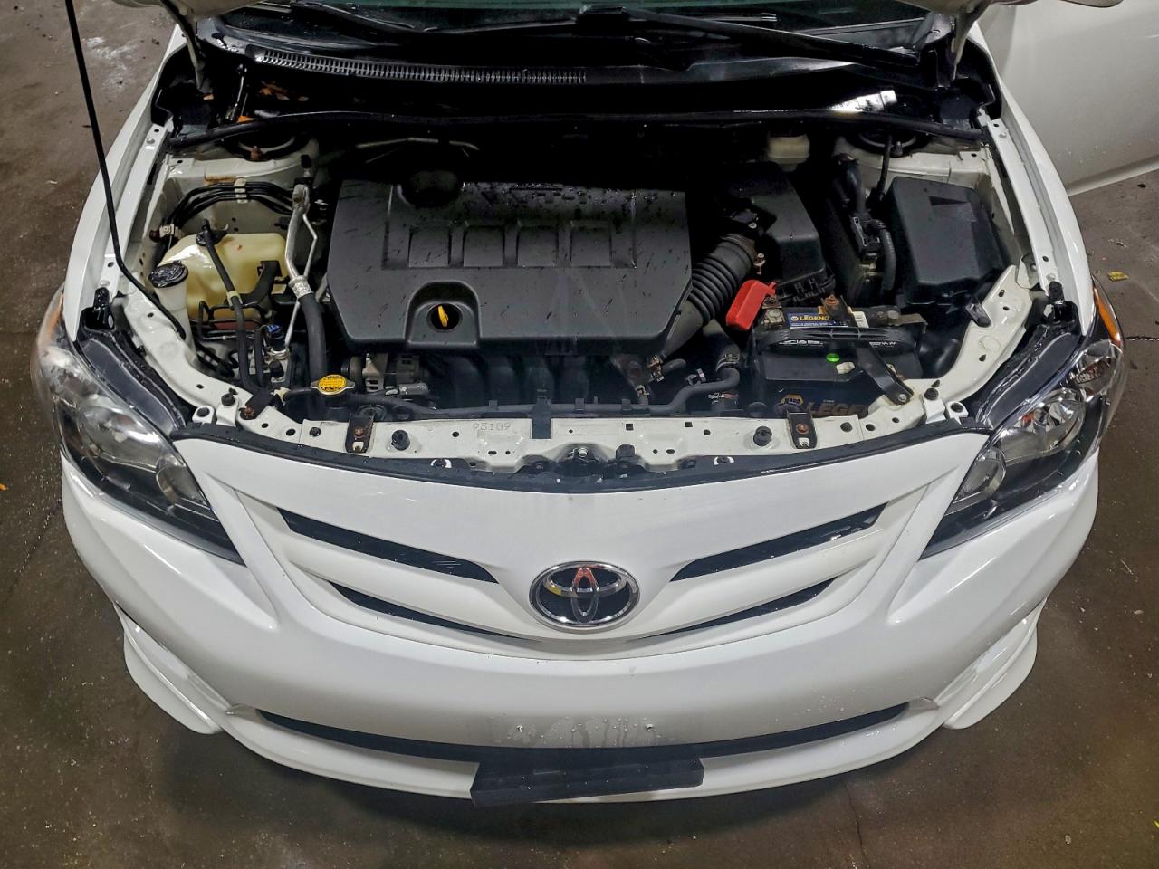 2013 TOYOTA COROLLA BASE photo 11