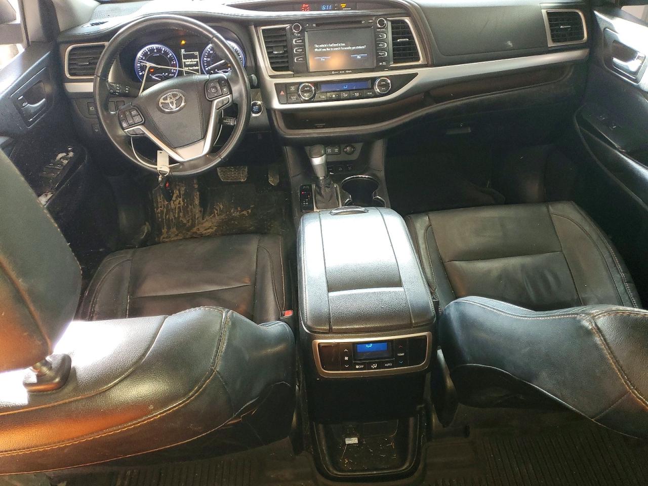 2018 TOYOTA HIGHLANDER SE photo 15