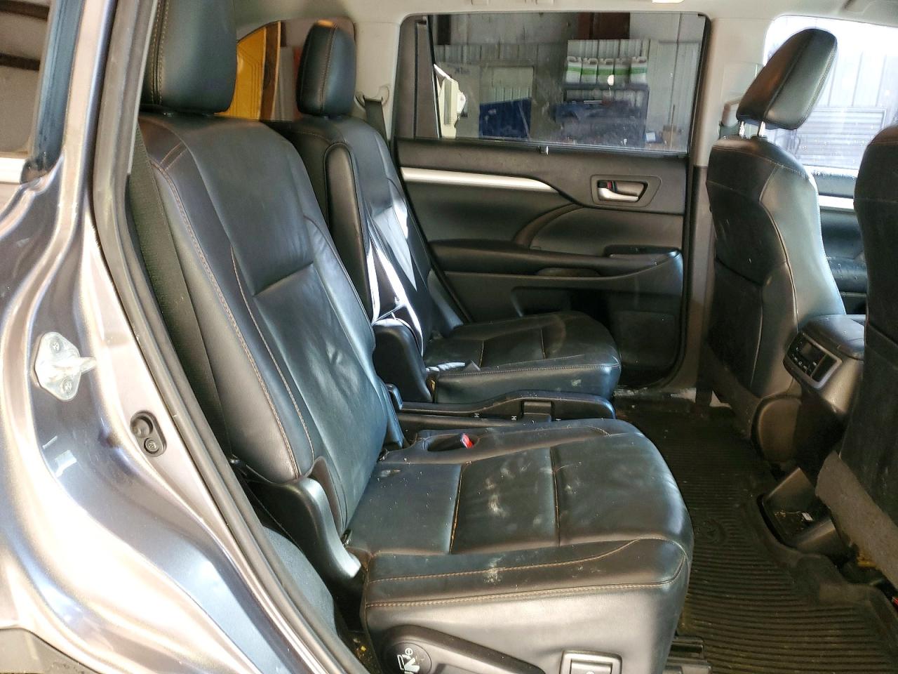 2018 TOYOTA HIGHLANDER SE photo 21