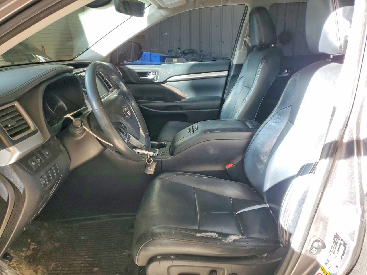 2018 TOYOTA HIGHLANDER SE photo 13