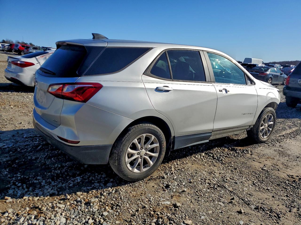2020 CHEVROLET EQUINOX photo 3