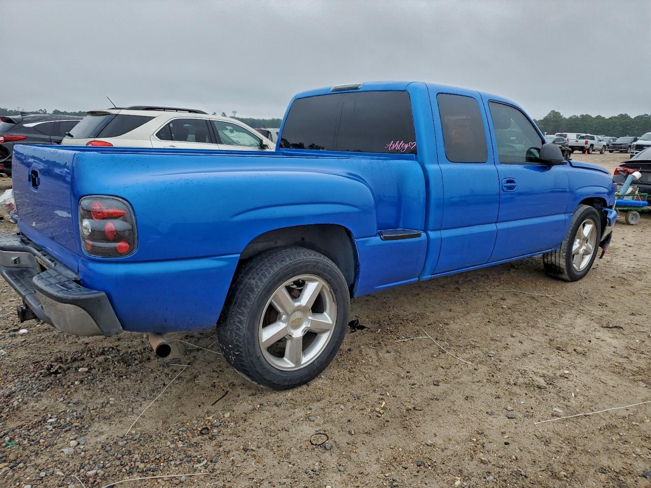 2004 CHEVROLET SILVERADO C1500 photo 3