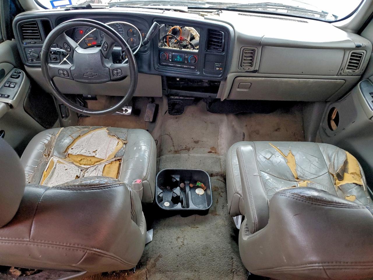2004 CHEVROLET SILVERADO C1500 photo 8