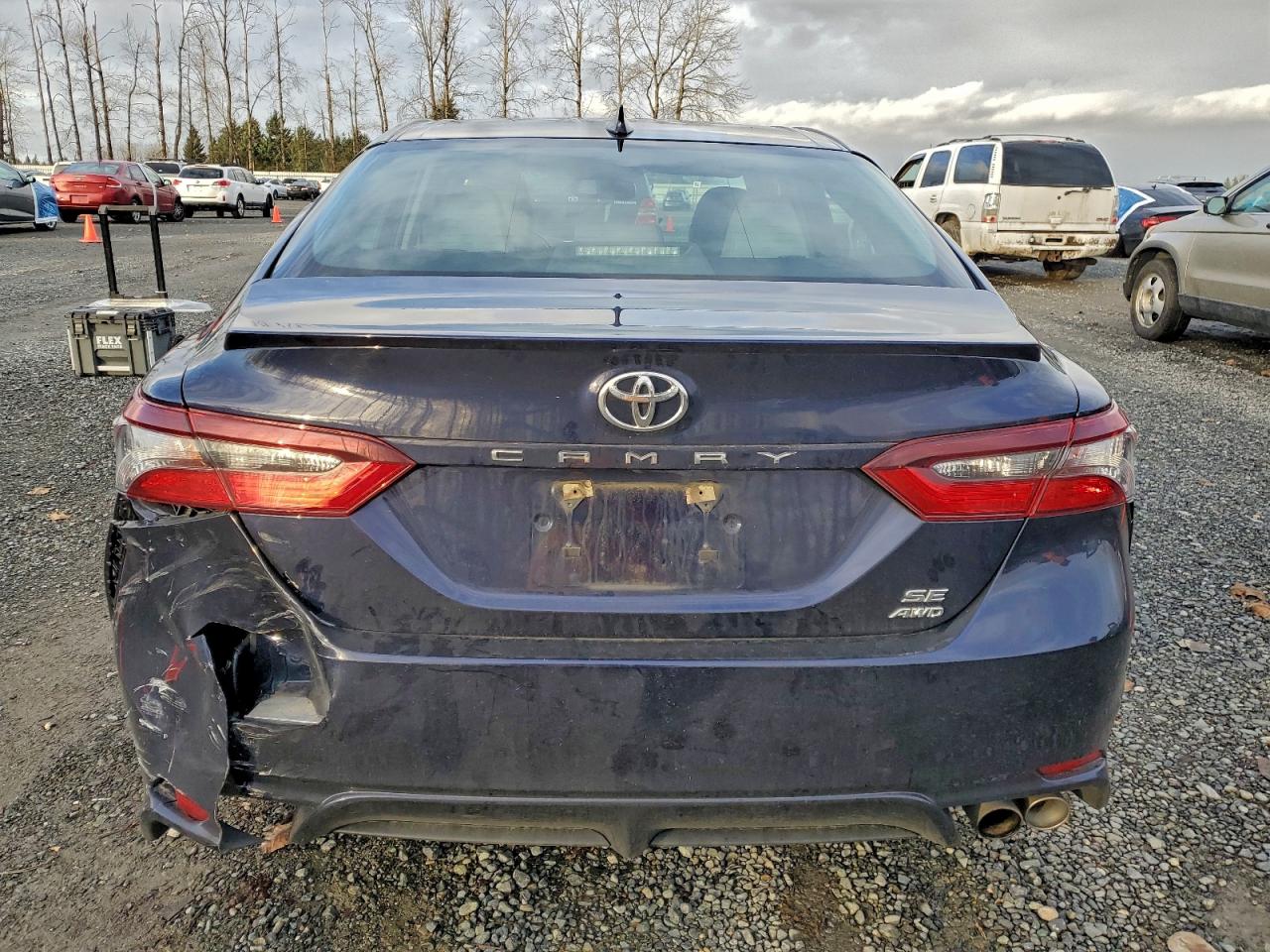 2021 TOYOTA CAMRY SE photo 6