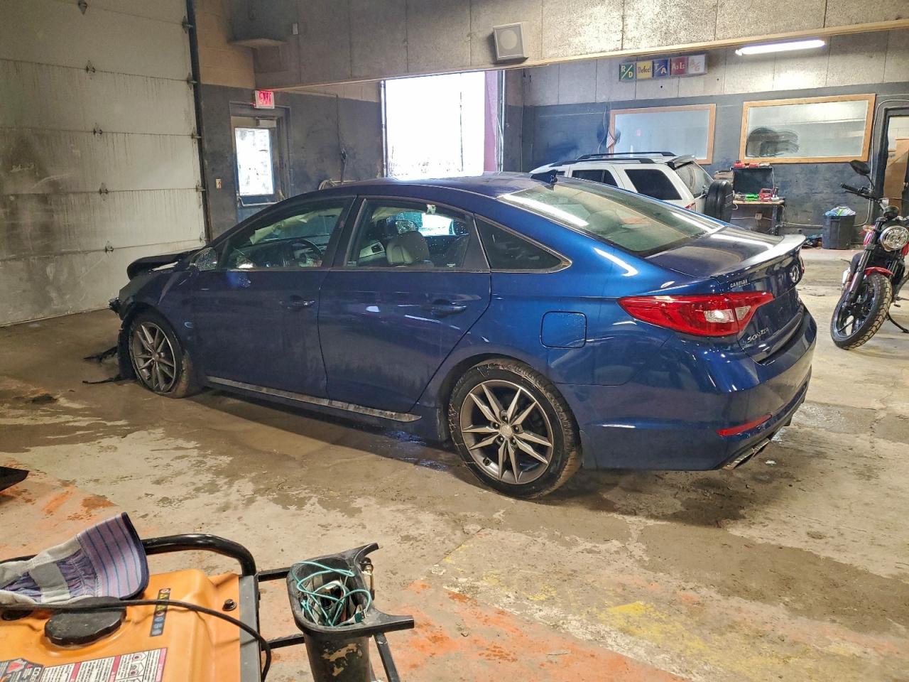 2017 HYUNDAI SONATA SPORT photo 2