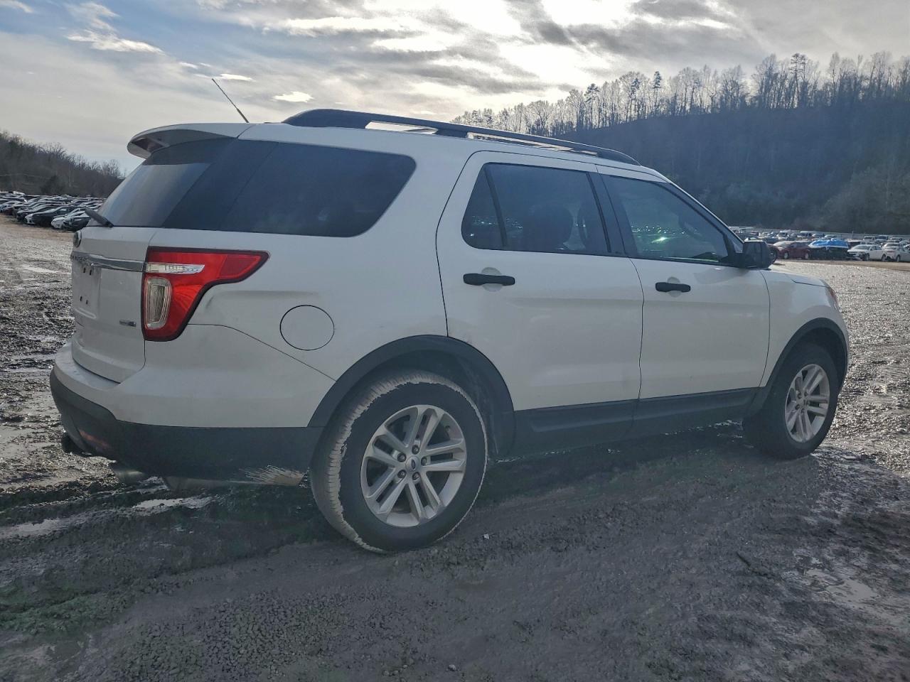2015 FORD EXPLORER photo 3