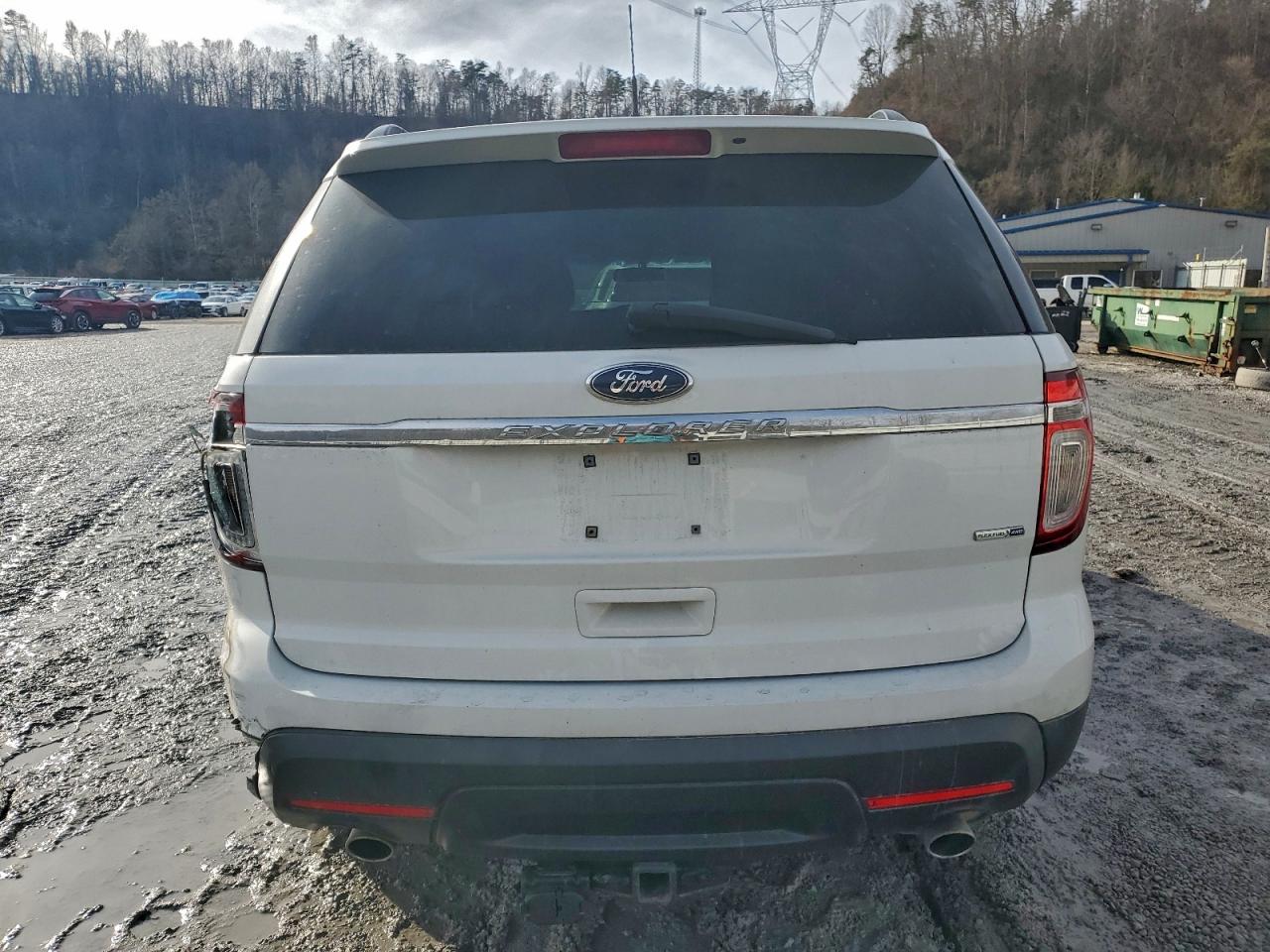 2015 FORD EXPLORER photo 6