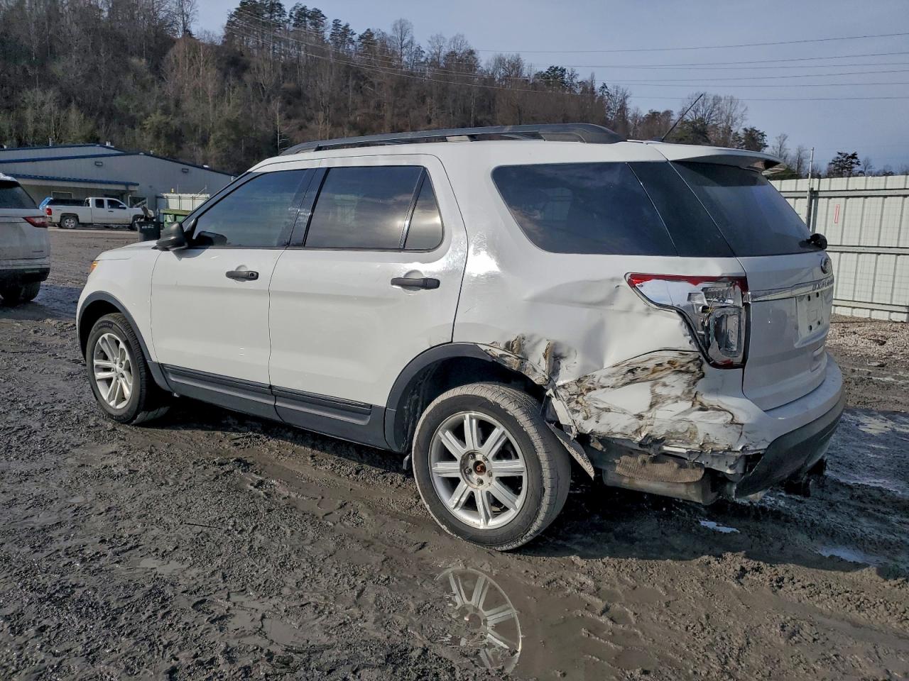 2015 FORD EXPLORER photo 2