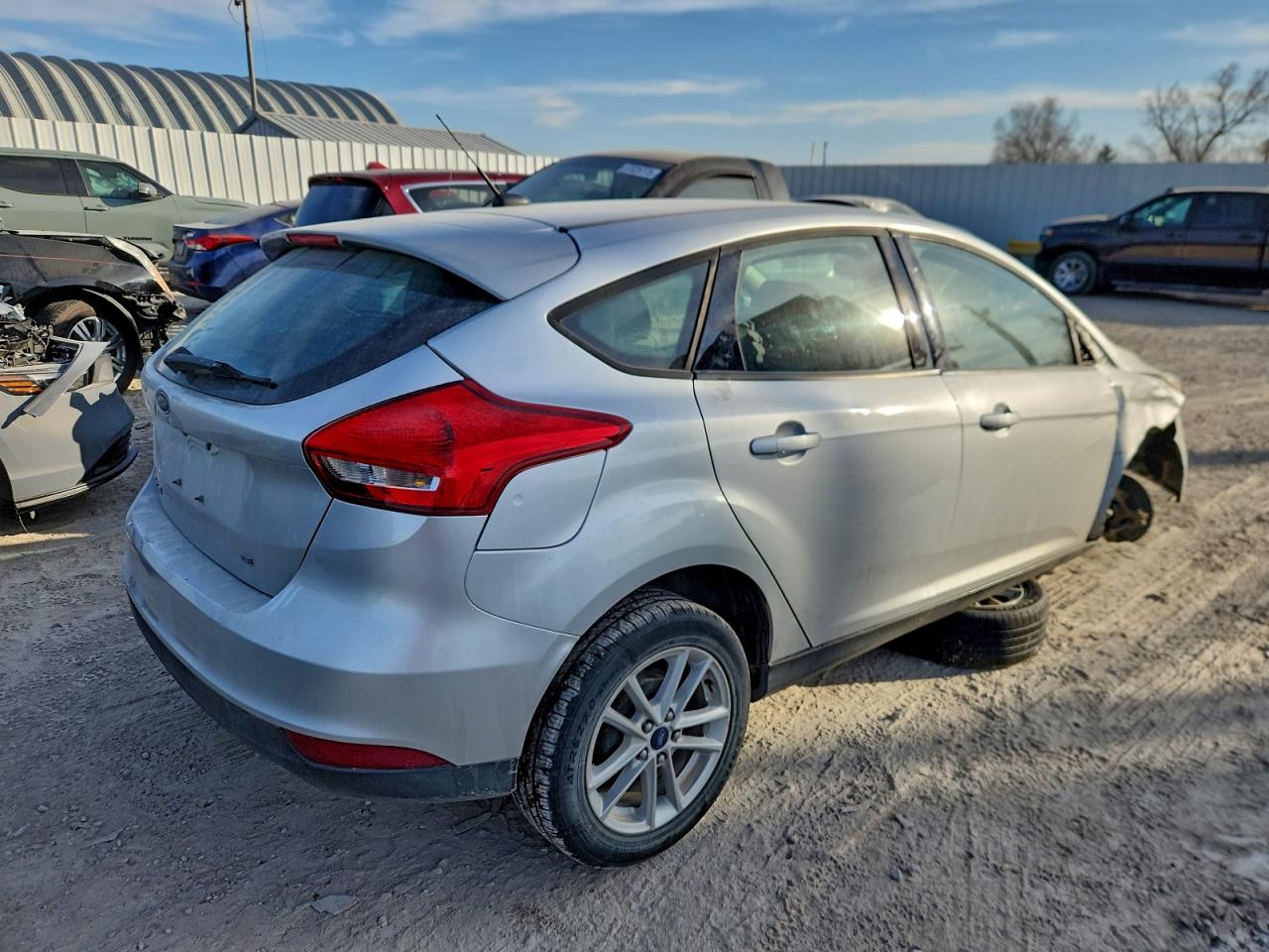 2017 FORD FOCUS SE photo 3