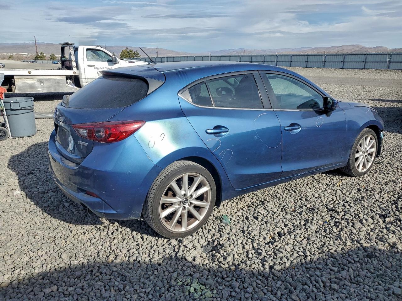 2017 MAZDA 3 TOURING photo 3