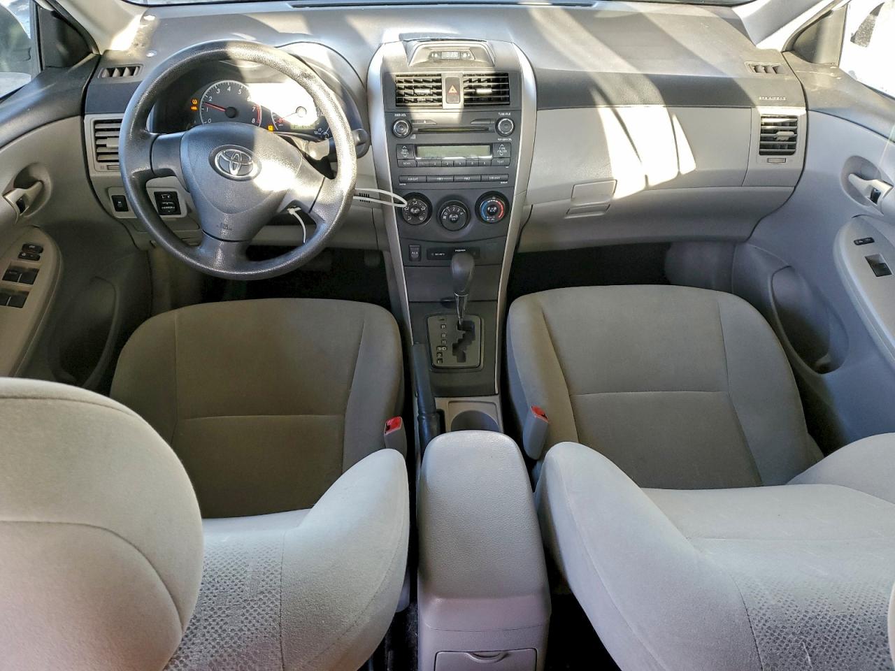 2013 TOYOTA COROLLA BASE photo 8