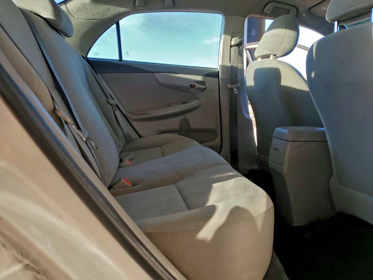 2013 TOYOTA COROLLA BASE photo 10