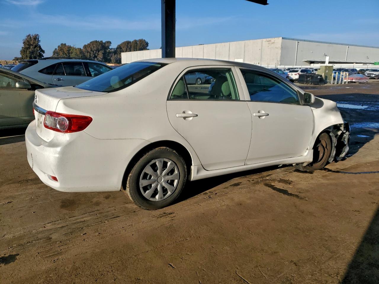 2013 TOYOTA COROLLA BASE photo 3
