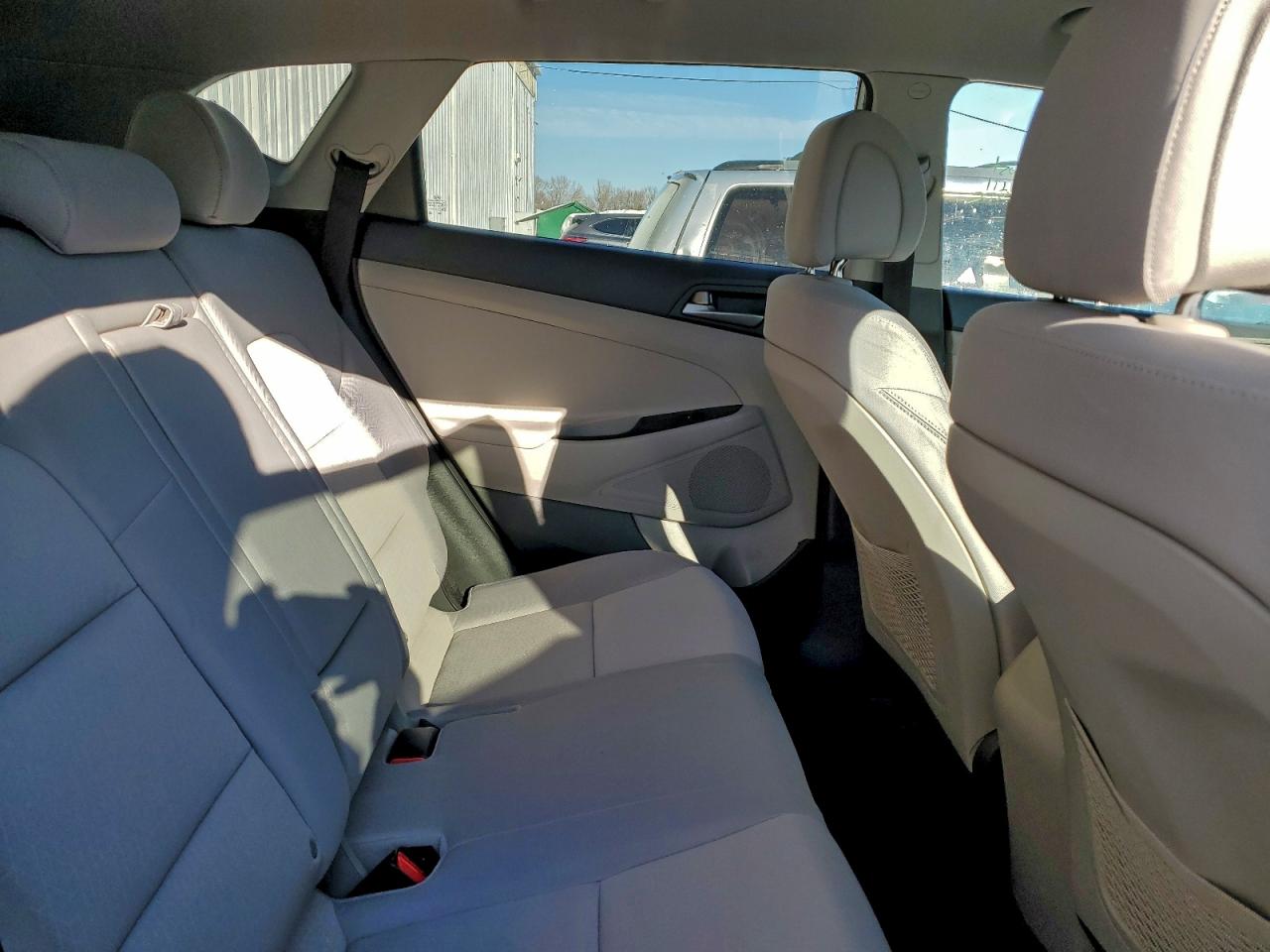 2018 HYUNDAI TUCSON SE photo 21