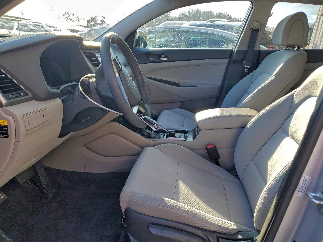 2018 HYUNDAI TUCSON SE photo 13