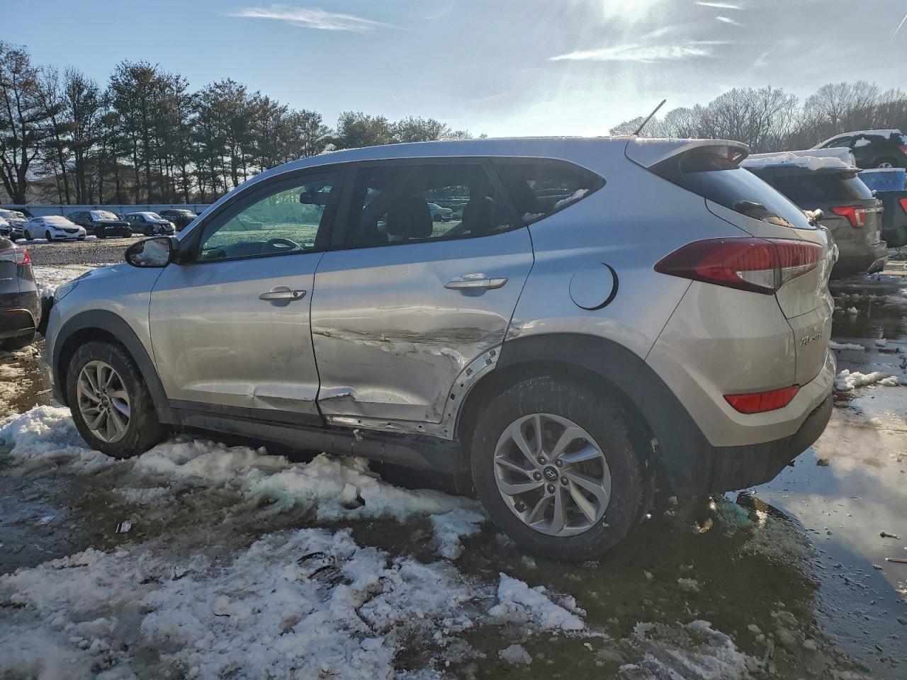 2018 HYUNDAI TUCSON SE photo 3