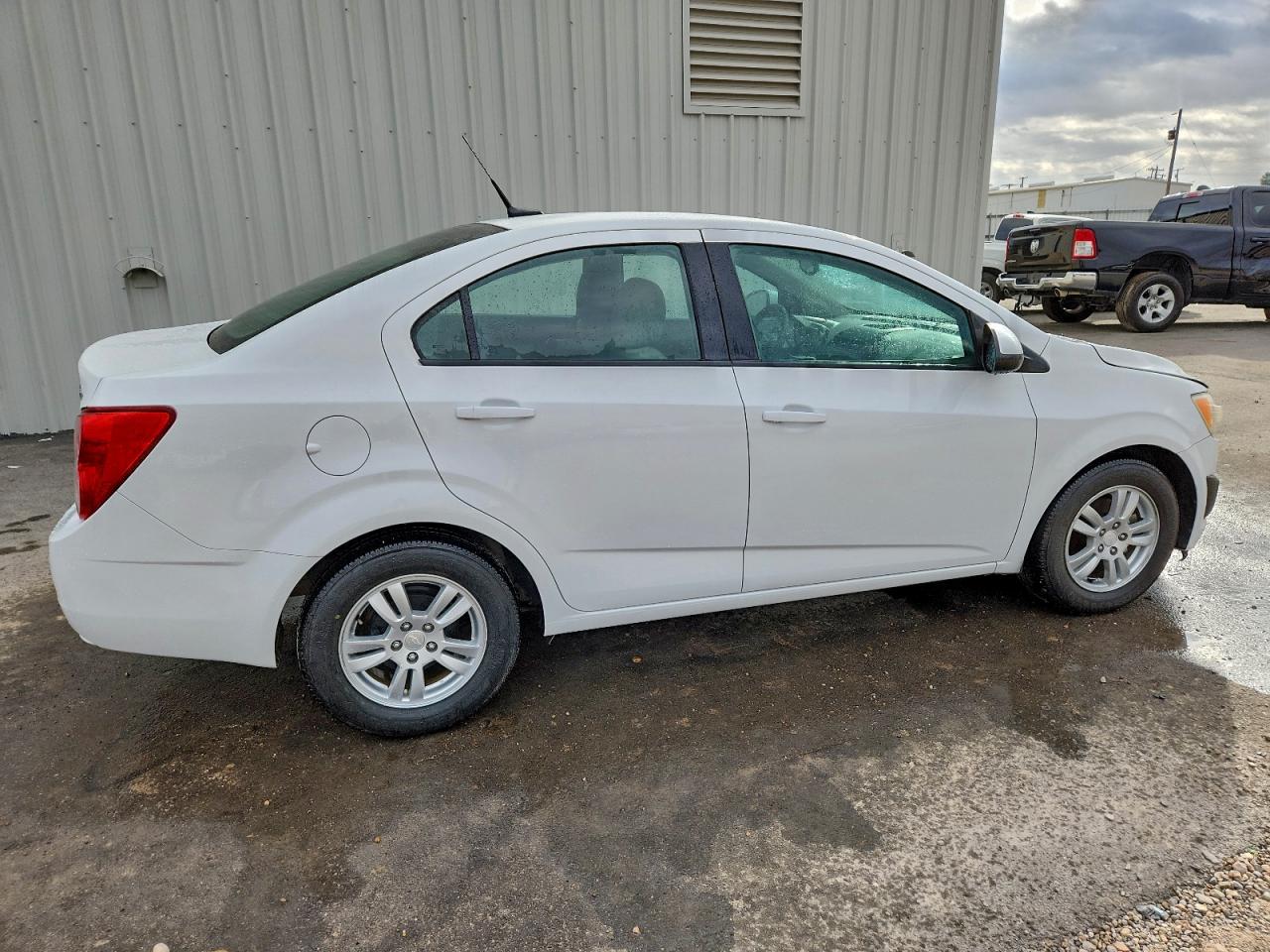 2012 CHEVROLET SONIC LS photo 3