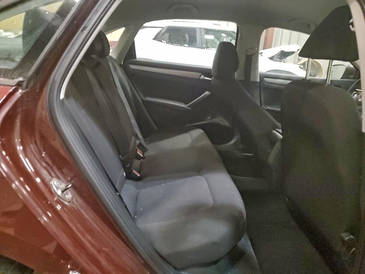 2014 VOLKSWAGEN PASSAT S photo 10