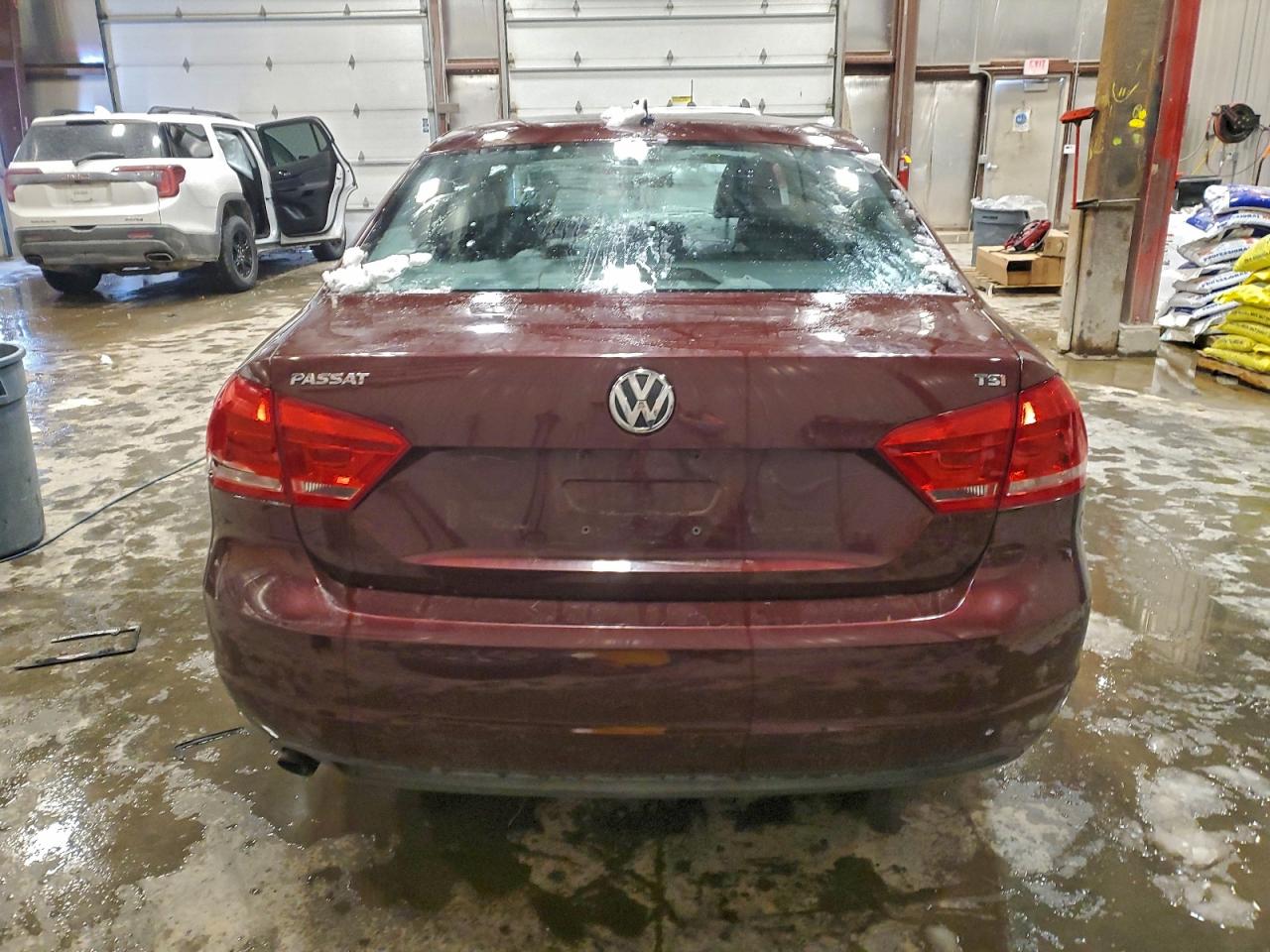 2014 VOLKSWAGEN PASSAT S photo 6