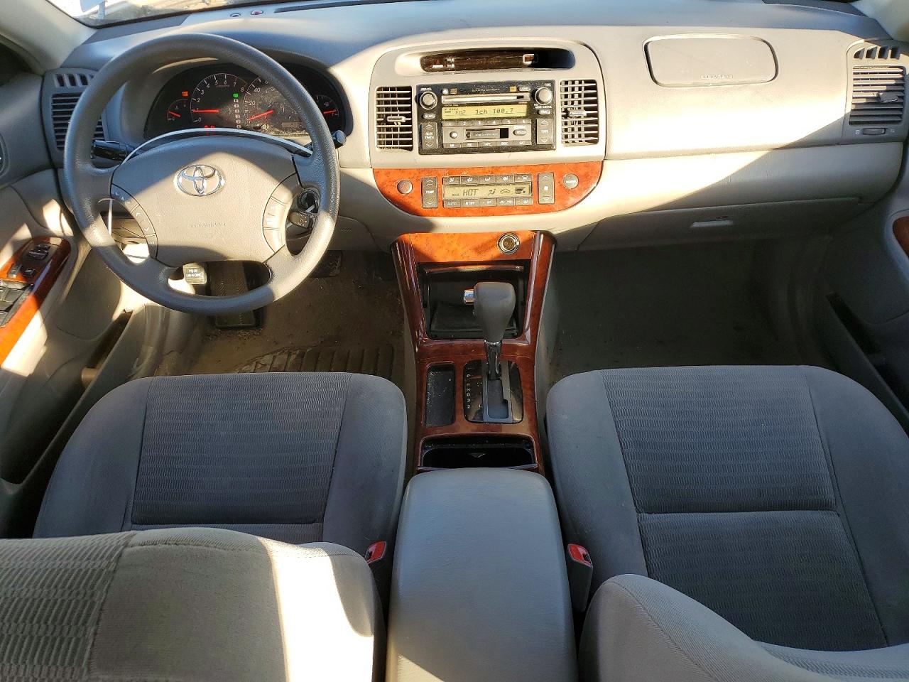 2005 TOYOTA CAMRY LE photo 8