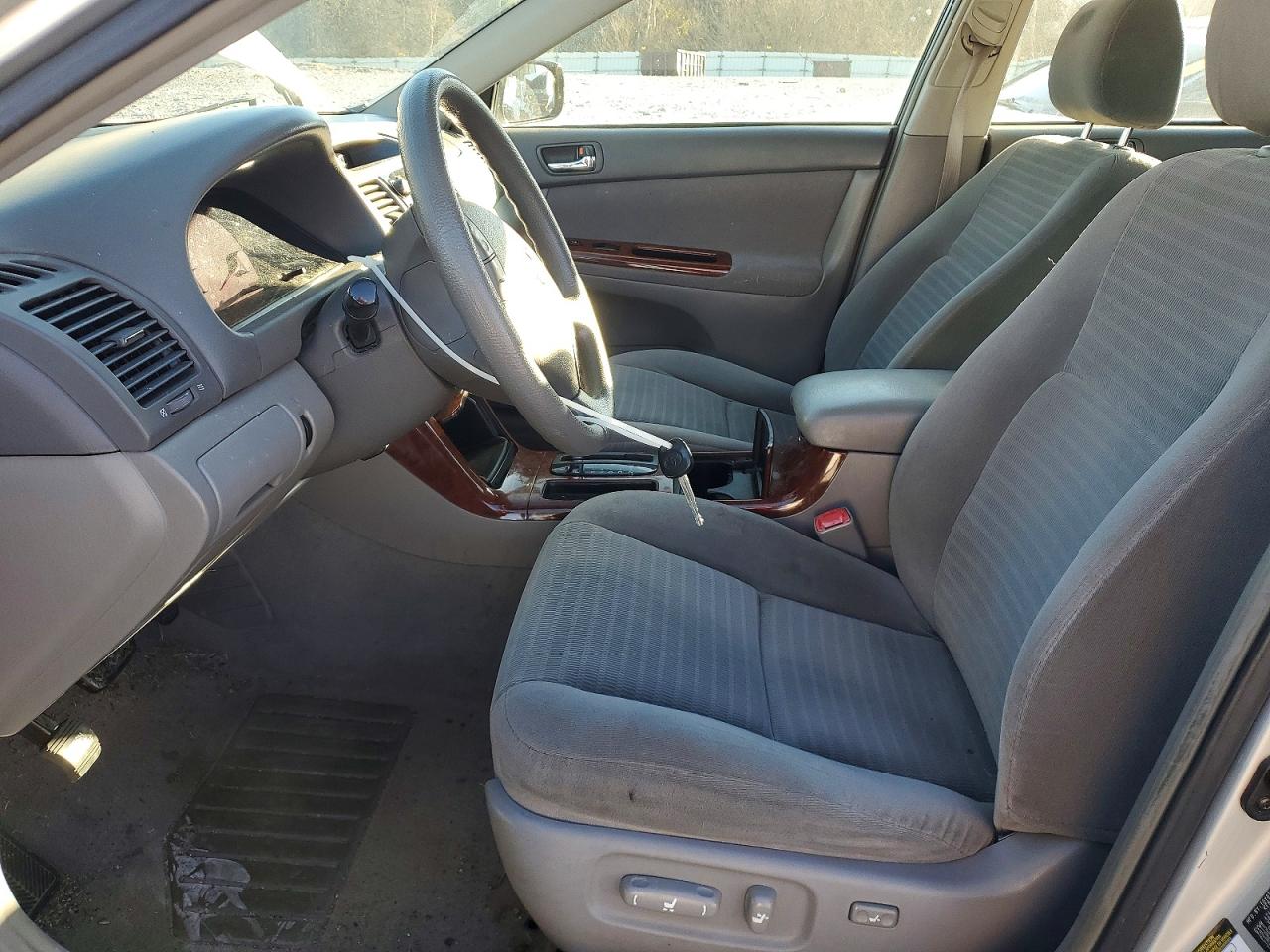 2005 TOYOTA CAMRY LE photo 7