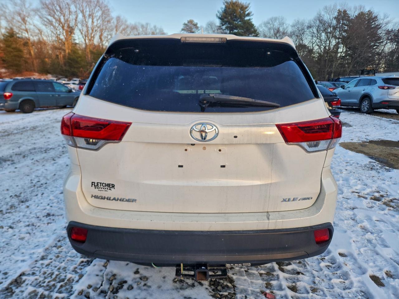 2019 TOYOTA HIGHLANDER SE photo 6