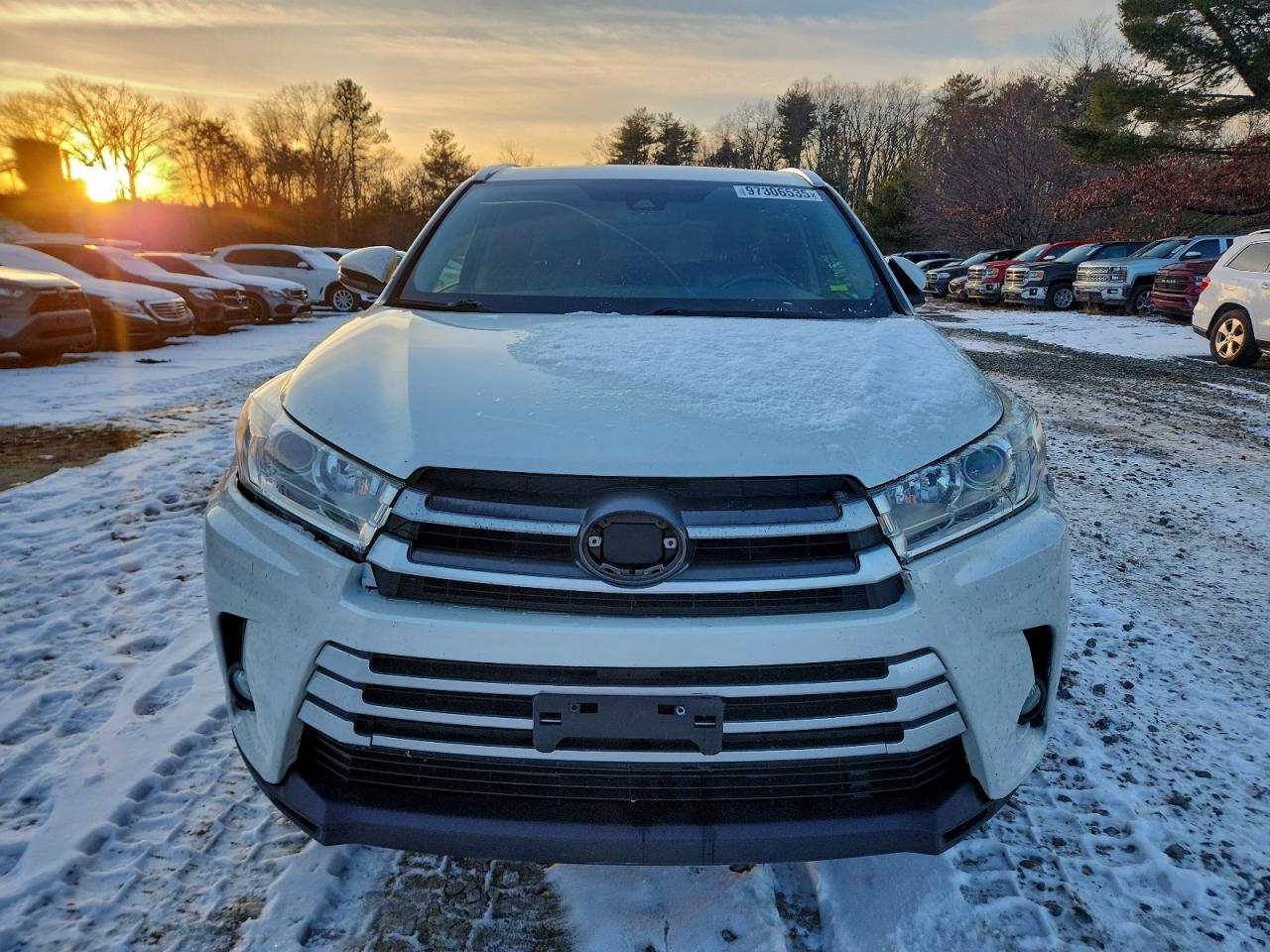 2019 TOYOTA HIGHLANDER SE photo 5