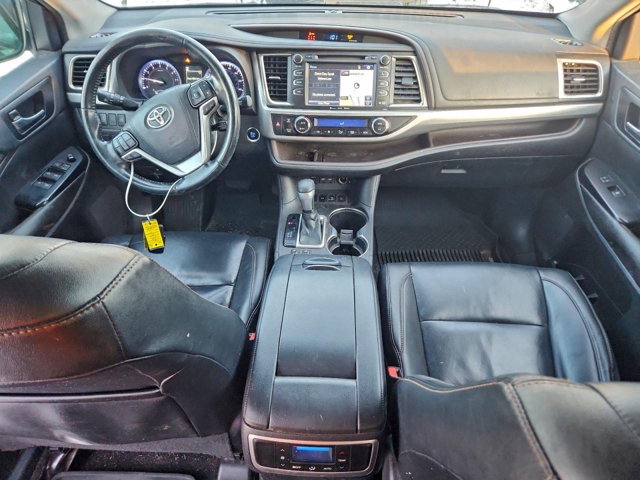 2019 TOYOTA HIGHLANDER SE photo 8